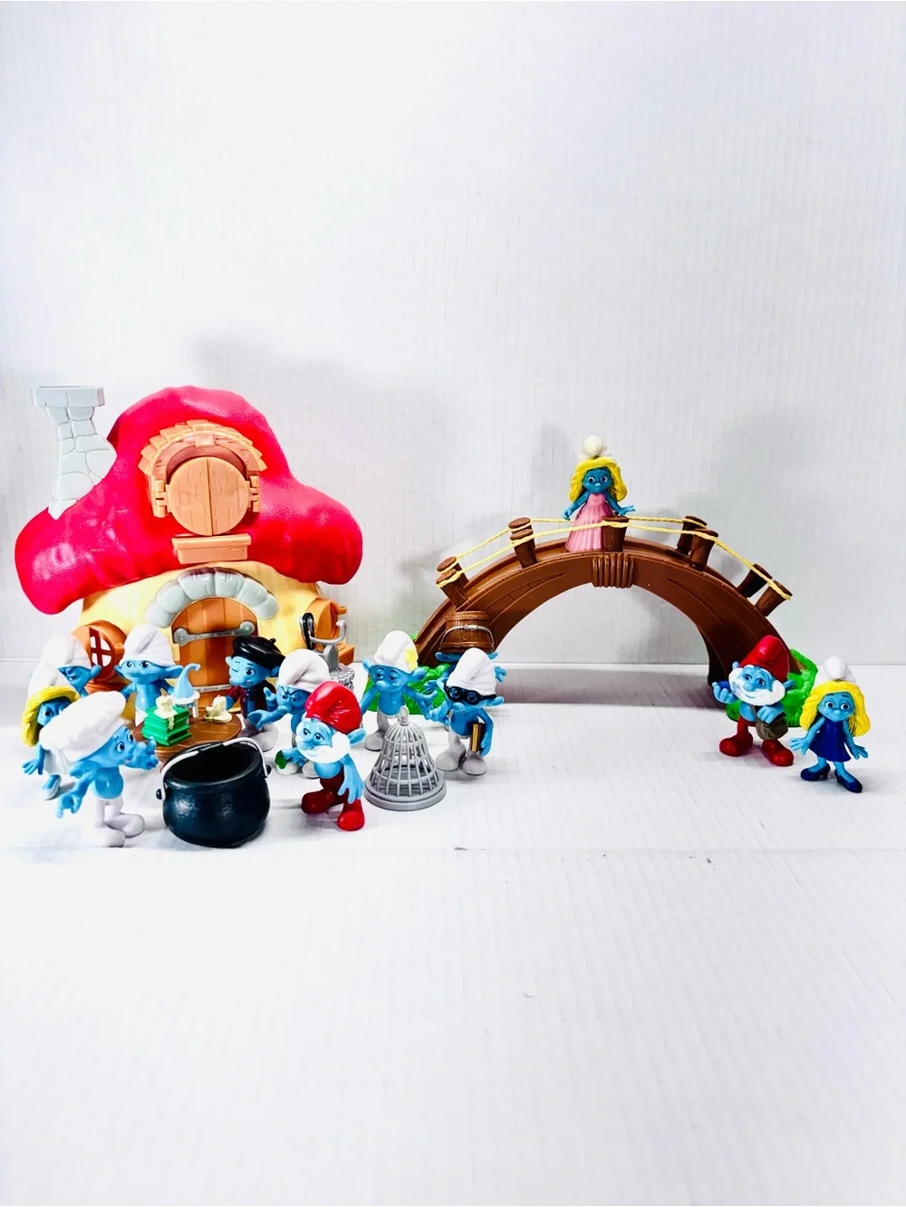 The Smurfs Papa Smurf Mushroom House Playset With 13 Figures Jakks 2013